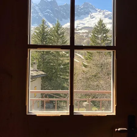De Montagne Sur Le Tmb Alpesi faház *